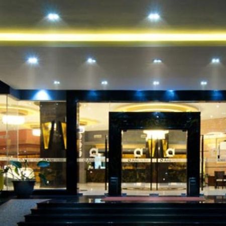 Aria Barito Hotel Banjarmasin  Buitenkant foto