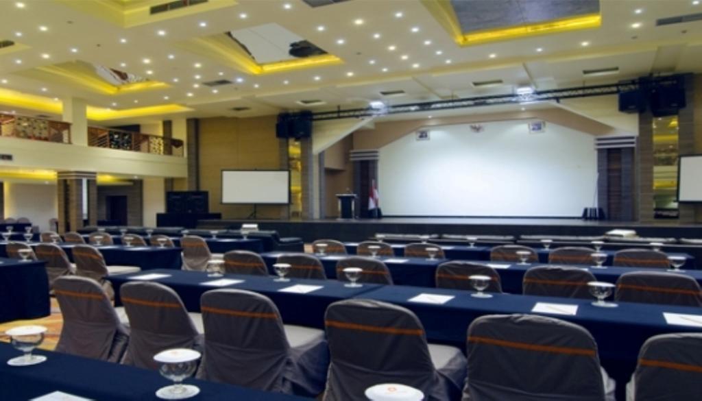 Aria Barito Hotel Banjarmasin  Buitenkant foto