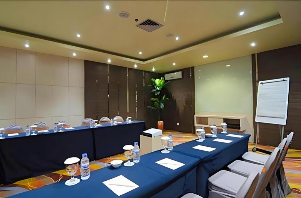 Aria Barito Hotel Banjarmasin  Buitenkant foto