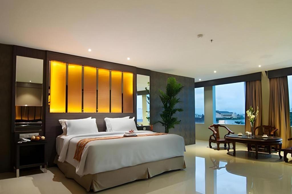 Aria Barito Hotel Banjarmasin  Buitenkant foto