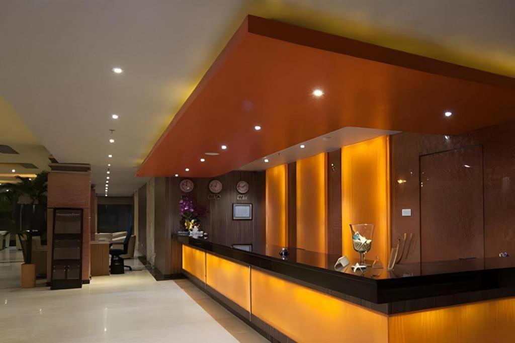 Aria Barito Hotel Banjarmasin  Buitenkant foto