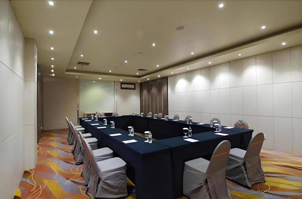 Aria Barito Hotel Banjarmasin  Buitenkant foto