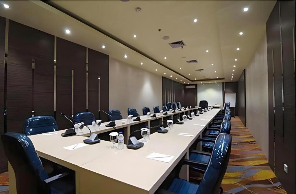 Aria Barito Hotel Banjarmasin  Buitenkant foto