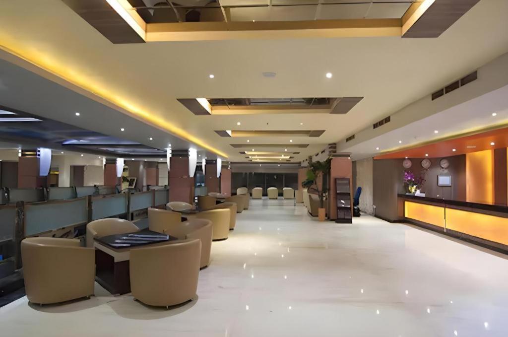 Aria Barito Hotel Banjarmasin  Buitenkant foto