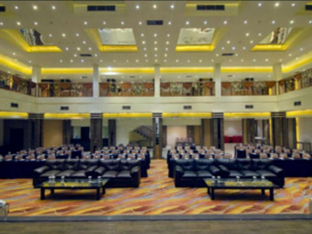 Aria Barito Hotel Banjarmasin  Buitenkant foto