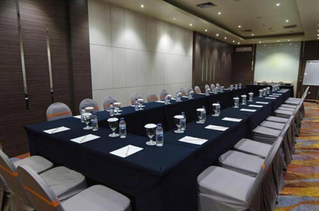Aria Barito Hotel Banjarmasin  Buitenkant foto