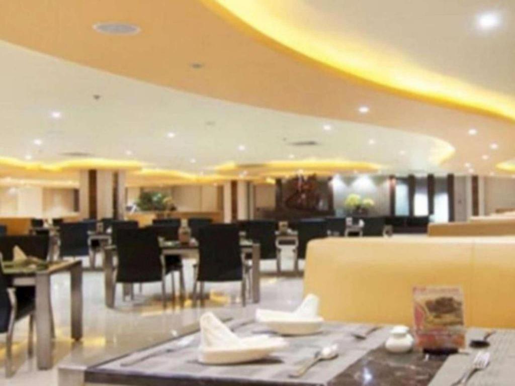 Aria Barito Hotel Banjarmasin  Buitenkant foto