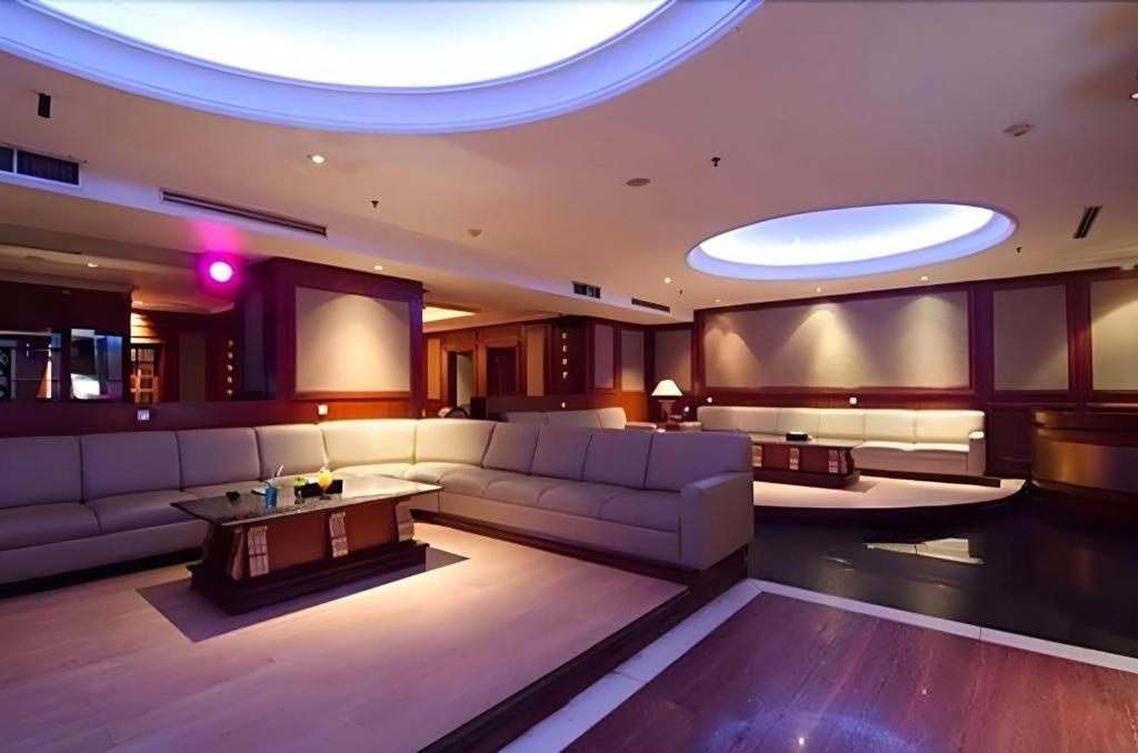 Aria Barito Hotel Banjarmasin  Buitenkant foto