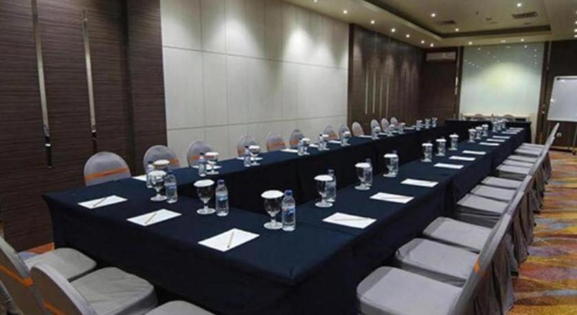 Aria Barito Hotel Banjarmasin  Buitenkant foto