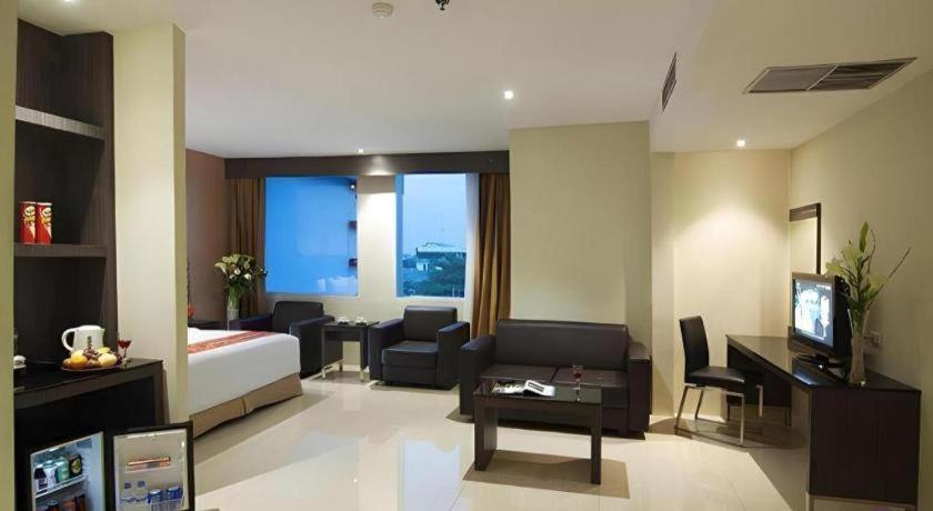 Aria Barito Hotel Banjarmasin  Buitenkant foto