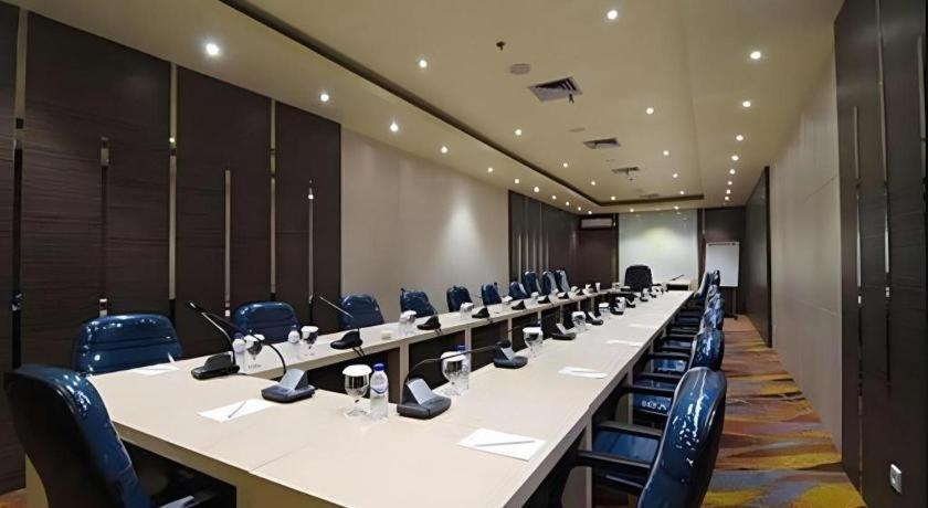 Aria Barito Hotel Banjarmasin  Buitenkant foto
