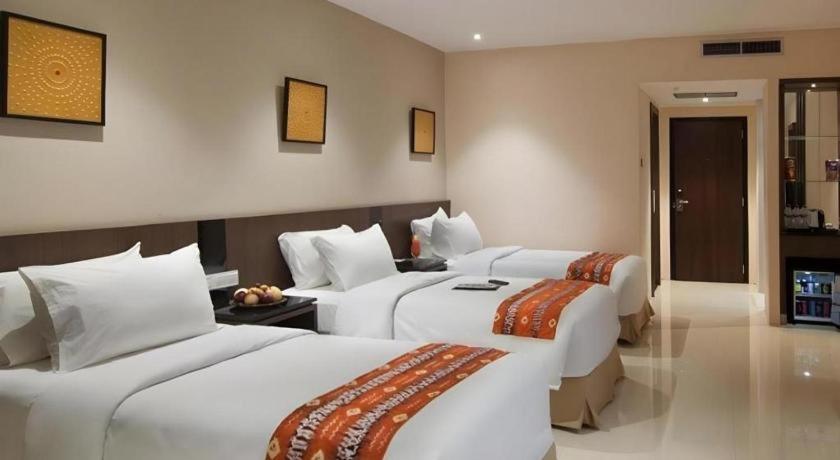 Aria Barito Hotel Banjarmasin  Buitenkant foto