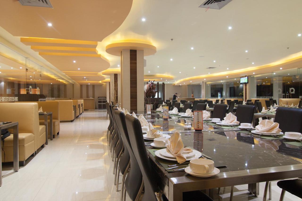 Aria Barito Hotel Banjarmasin  Buitenkant foto